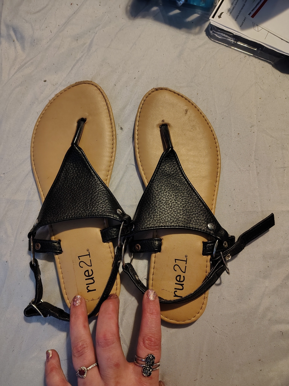 rue21 Black T-Strap Women’s Sandals
